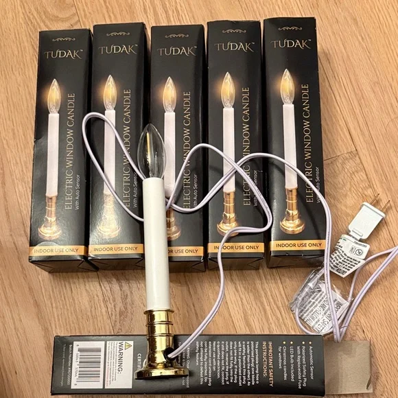 Electric Window Candle - White and Gold - Picture 1 of 3